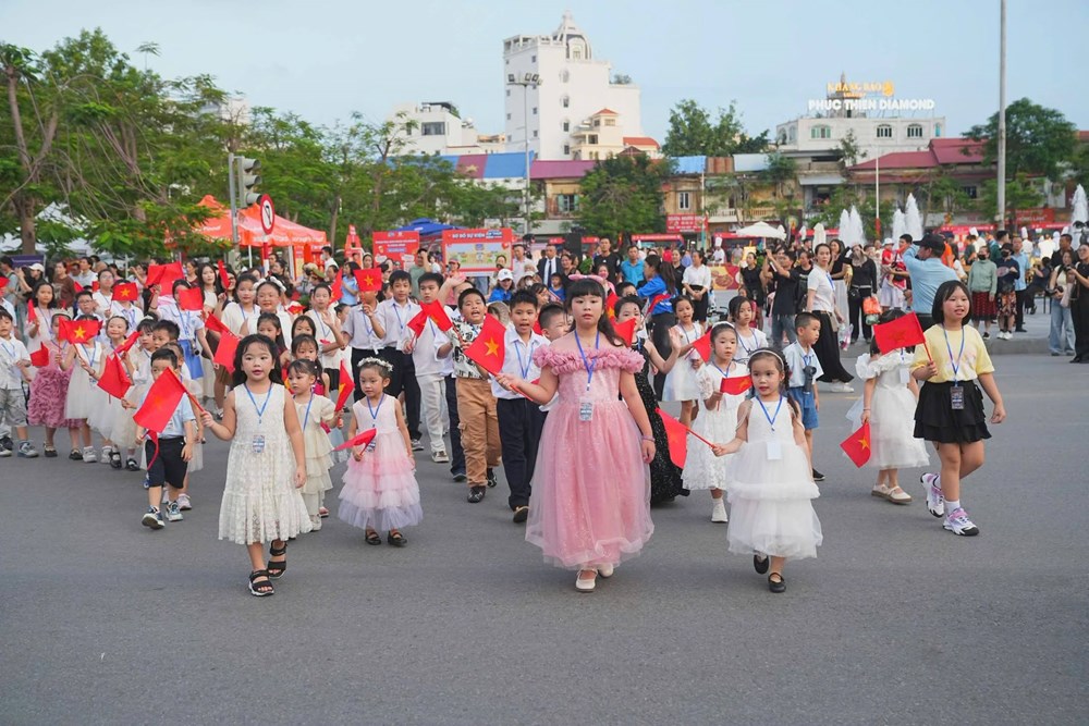 Hải Phòng duy trì 18 đêm nghệ thuật tại phố đi bộ - ẩm thực - ảnh 4