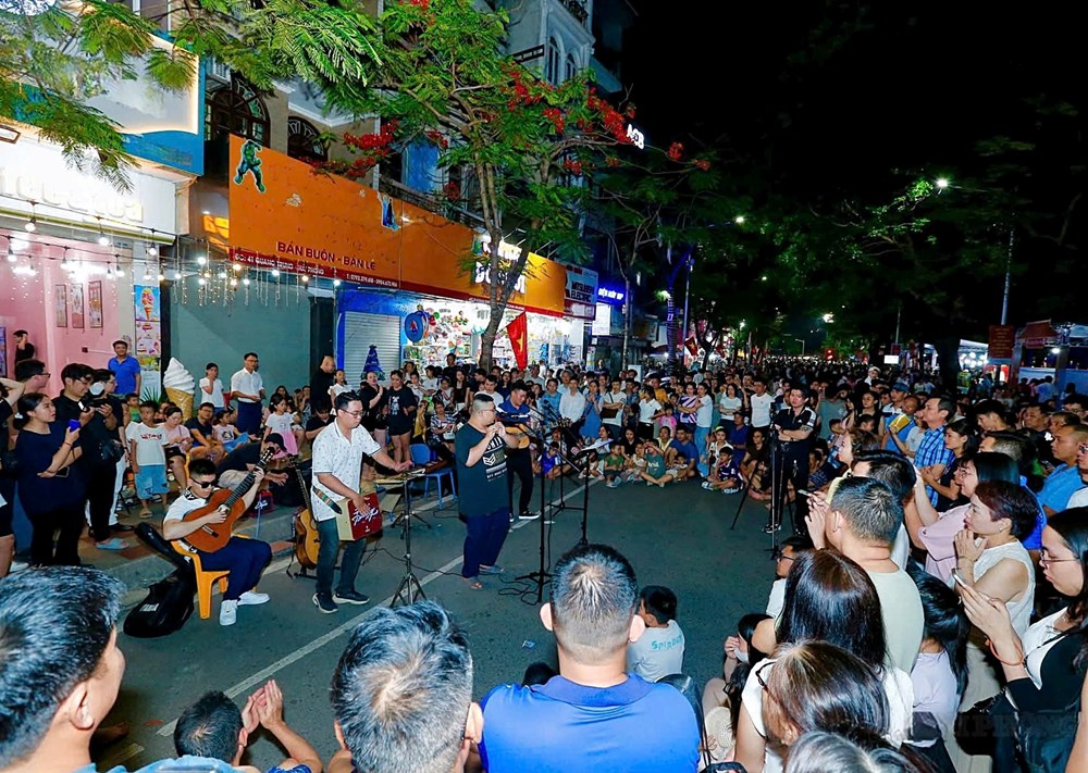 Hải Phòng duy trì 18 đêm nghệ thuật tại phố đi bộ - ẩm thực - ảnh 2
