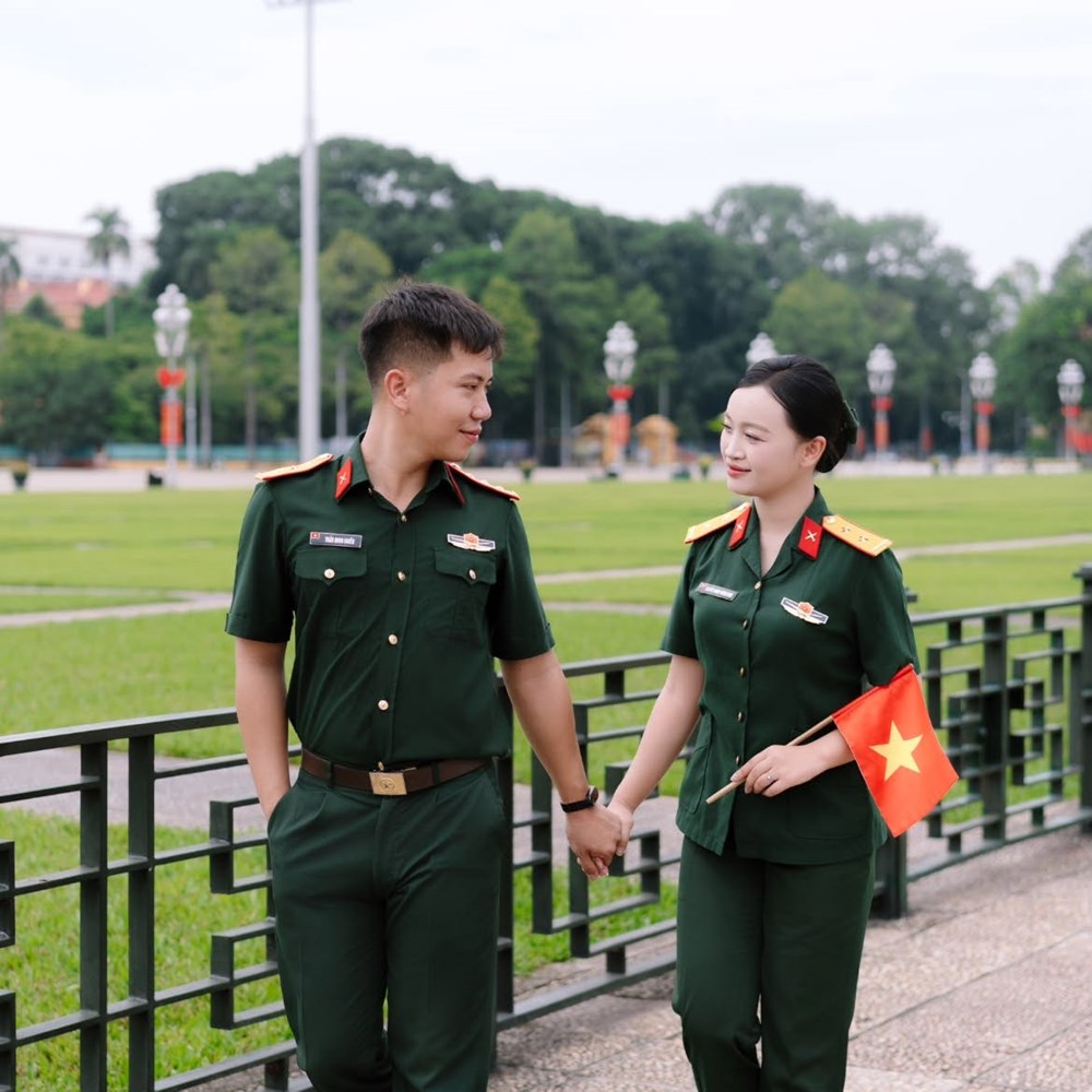 Cứ đến Quốc khánh 2.9, Quảng trường Ba Đình lại trở thành điểm hẹn của nhiều thế hệ - ảnh 1