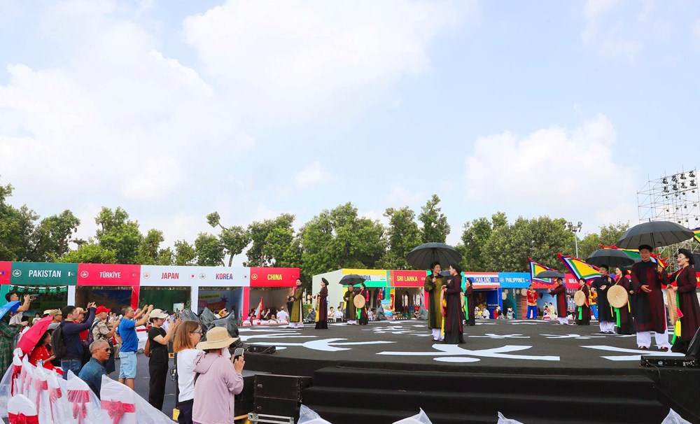 Nghệ thuật Việt toả sáng tại Lễ hội Văn hóa thế giới tại Hà Nội lần thứ hai - ảnh 9