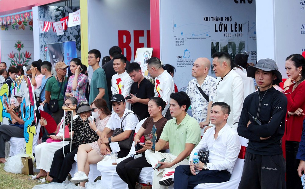 Nghệ thuật Việt toả sáng tại Lễ hội Văn hóa thế giới tại Hà Nội lần thứ hai - ảnh 10