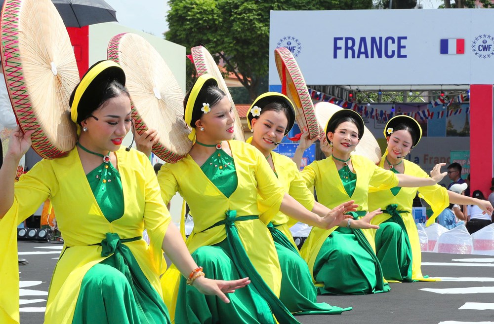 Nghệ thuật Việt toả sáng tại Lễ hội Văn hóa thế giới tại Hà Nội lần thứ hai - ảnh 12
