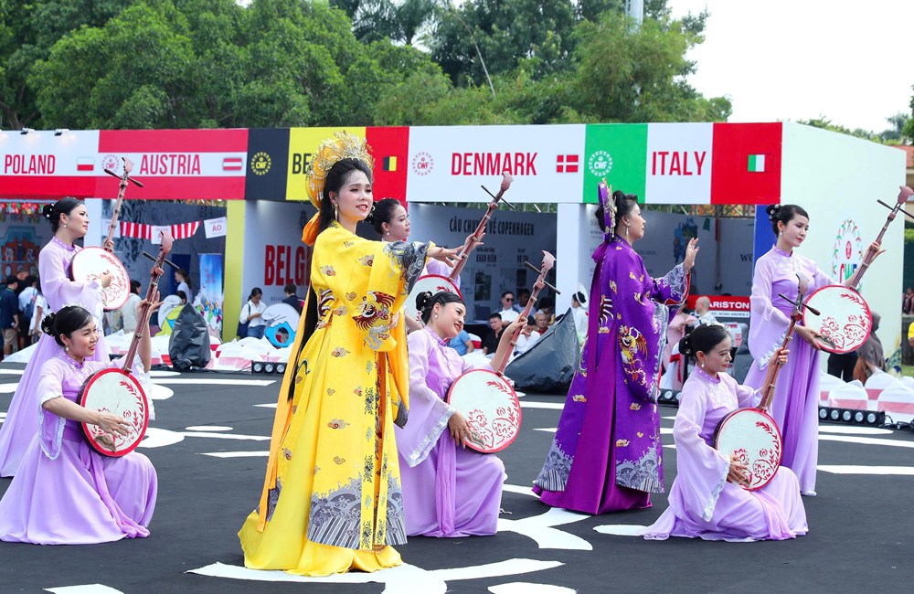 Nghệ thuật Việt toả sáng tại Lễ hội Văn hóa thế giới tại Hà Nội lần thứ hai - ảnh 2