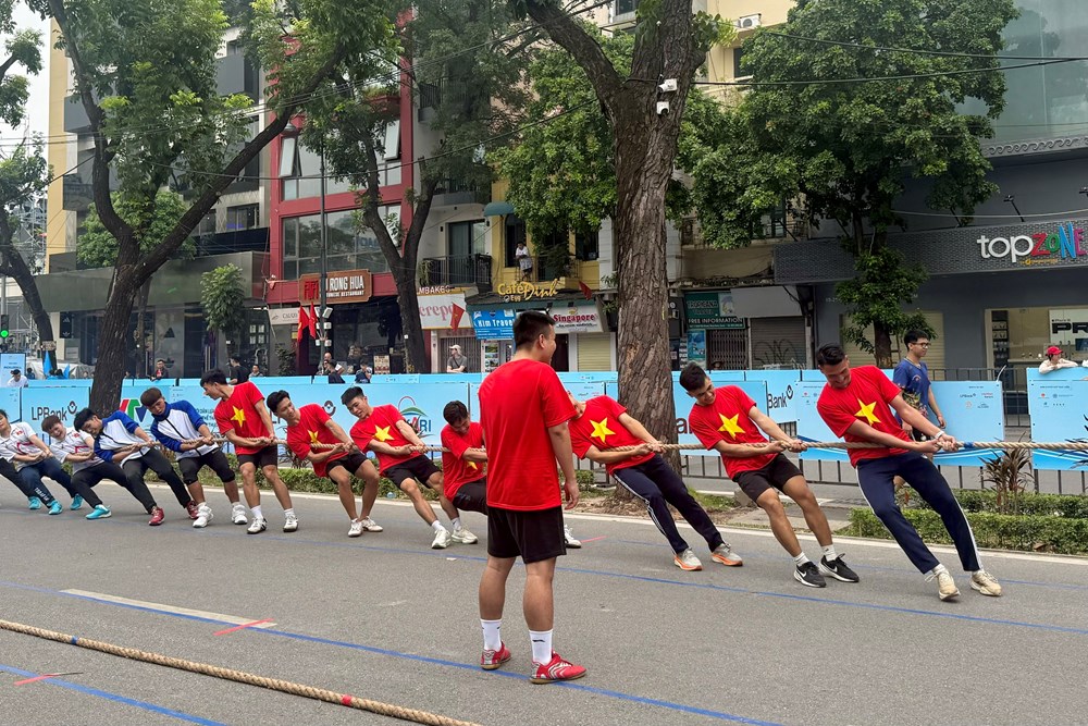 Người dân Thủ đô hào hứng tham gia phong trào toàn dân tập luyện thể thao - ảnh 5