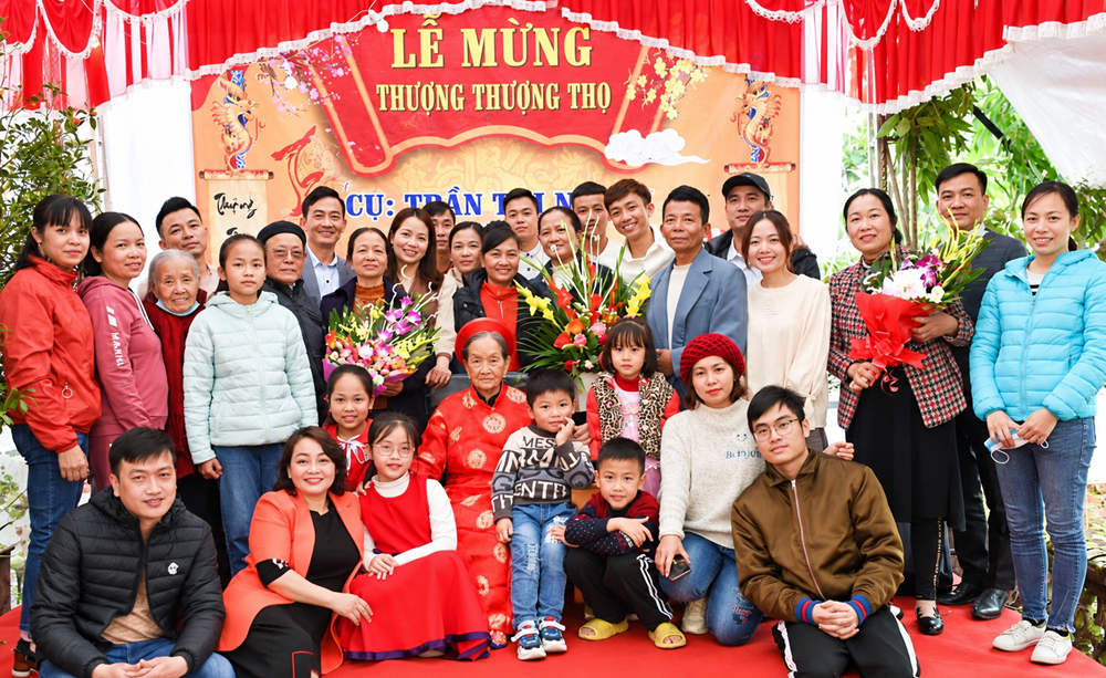 Bài 2 - Khi con đã lớn, đừng để cha mẹ cô đơn - ảnh 2