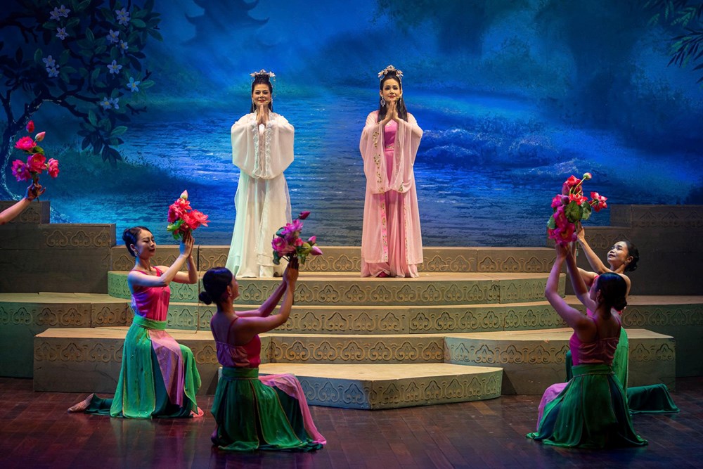 “Nhị vị Bồ Tát Tổng Nam Phù“: Đổi mới dàn dựng nhưng vẫn vẹn nguyên “hồn” chèo - ảnh 4