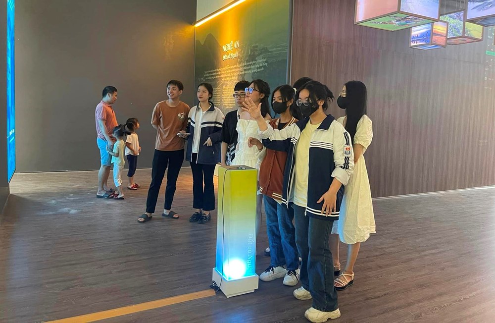 “Chạm tay” khám phá đất và người xứ Nghệ bằng không gian số - ảnh 1