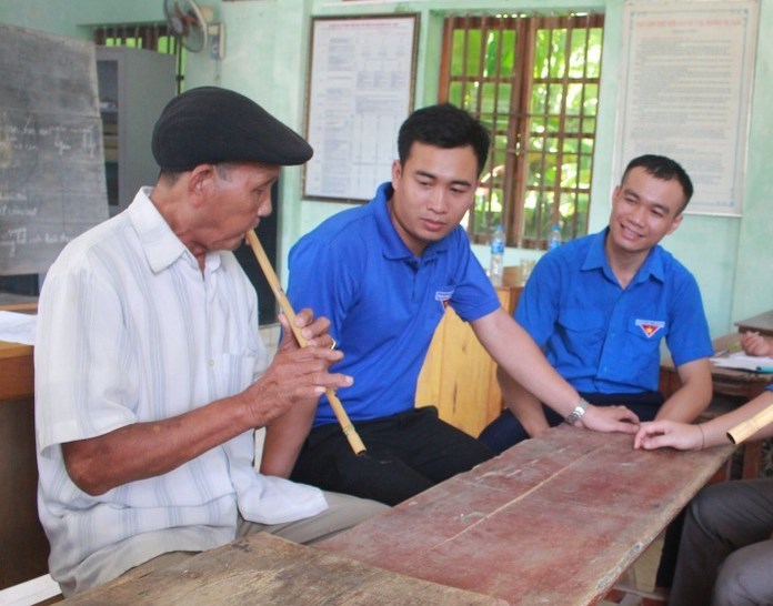 Thanh niên tình nguyện góp sức trẻ vì cộng đồng - ảnh 2