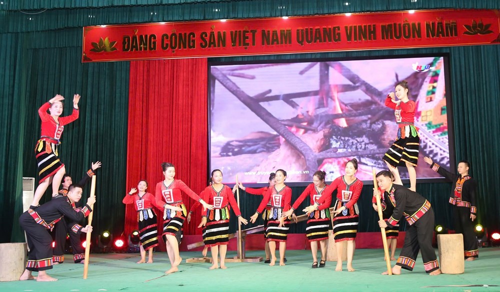 Sôi nổi Liên hoan Tiếng hát công chức, viên chức, người lao động - ảnh 1
