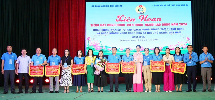 Sôi nổi Liên hoan Tiếng hát công chức, viên chức, người lao động - ảnh 2