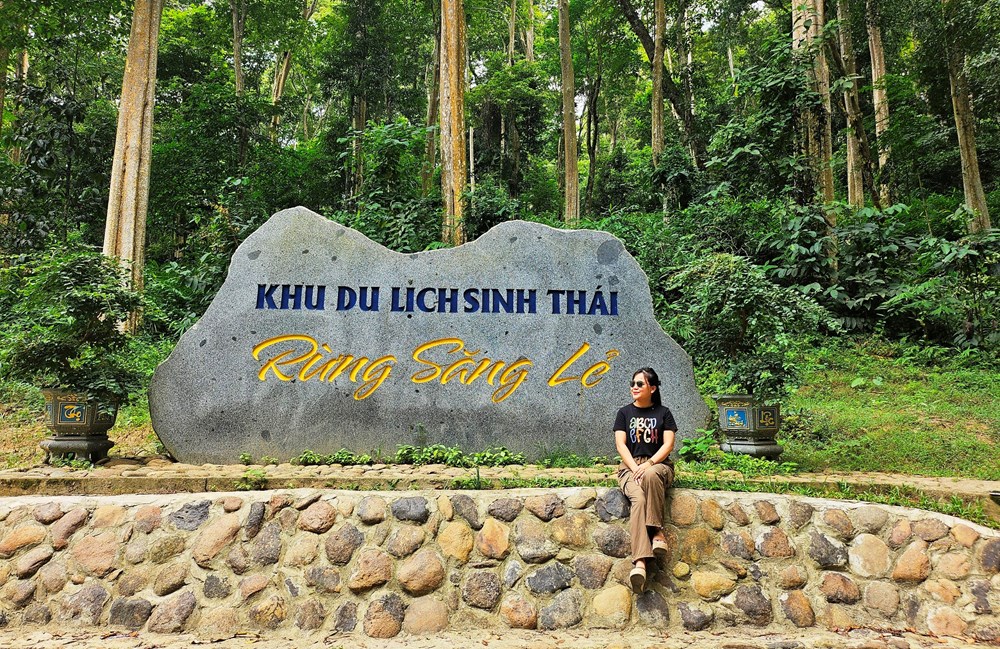 Khám phá vẻ đẹp rừng xăng lẻ nguyên sinh ở miền Tây xứ Nghệ - ảnh 11