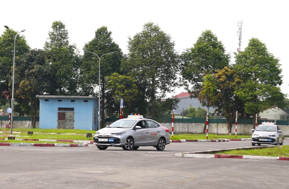 Hơn 400 học viên tham gia kỳ sát hạch lái xe đầu tiên do Công an tổ chức - ảnh 2