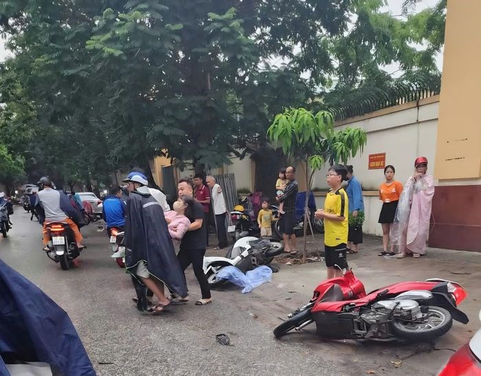 Tai nạn liên hoàn khiến nhiều người nhập viện cấp cứu - ảnh 1