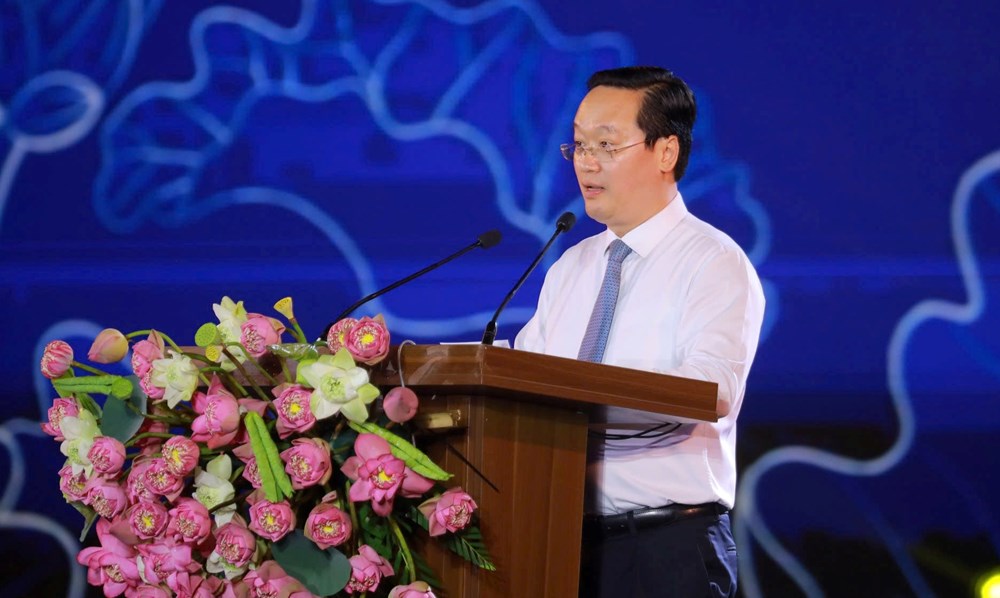 Tổng Bí thư Tô Lâm dự khai hội Làng Sen, khánh thành tượng “Bác Hồ về thăm quê” - ảnh 3