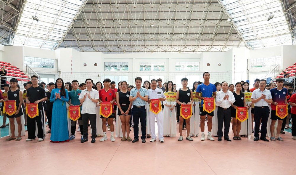 Hơn 300 vận động viên tranh tài tại Hội thi Thể thao Lễ hội Làng Sen - ảnh 1