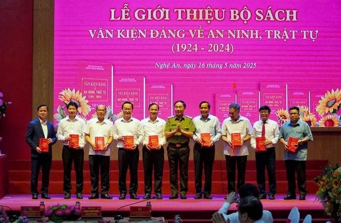 Hội thảo khoa học "Xây dựng văn hóa tiết kiệm, chống lãng phí trong kỷ nguyên phát triển mới" - ảnh 3