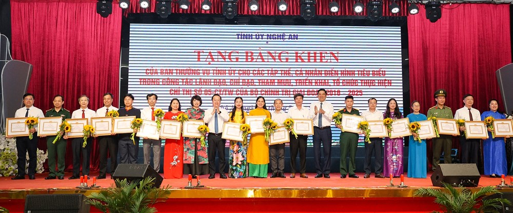 Dấu ấn 10 năm học tập và làm theo tư tưởng, đạo đức, phong cách Hồ Chí Minh - ảnh 1
