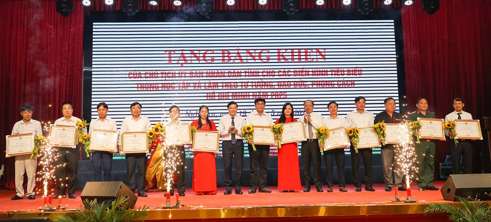 Dấu ấn 10 năm học tập và làm theo tư tưởng, đạo đức, phong cách Hồ Chí Minh - ảnh 2