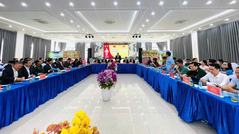 Thắt chặt hợp tác, gắn kết tình hữu nghị Việt - Lào nơi biên giới - ảnh 1
