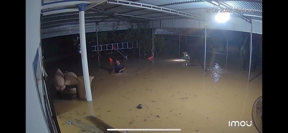 Mưa lớn kéo dài gây lũ, nhiều xã ngập nặng - ảnh 5