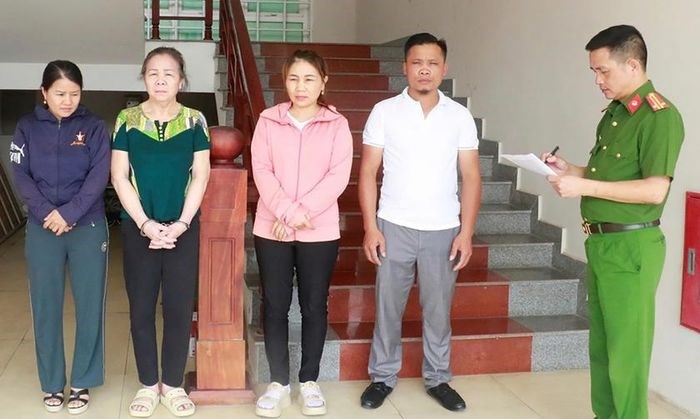 Triệt xóa đường dây sản xuất, buôn bán hàng giả quy mô lớn - ảnh 1
