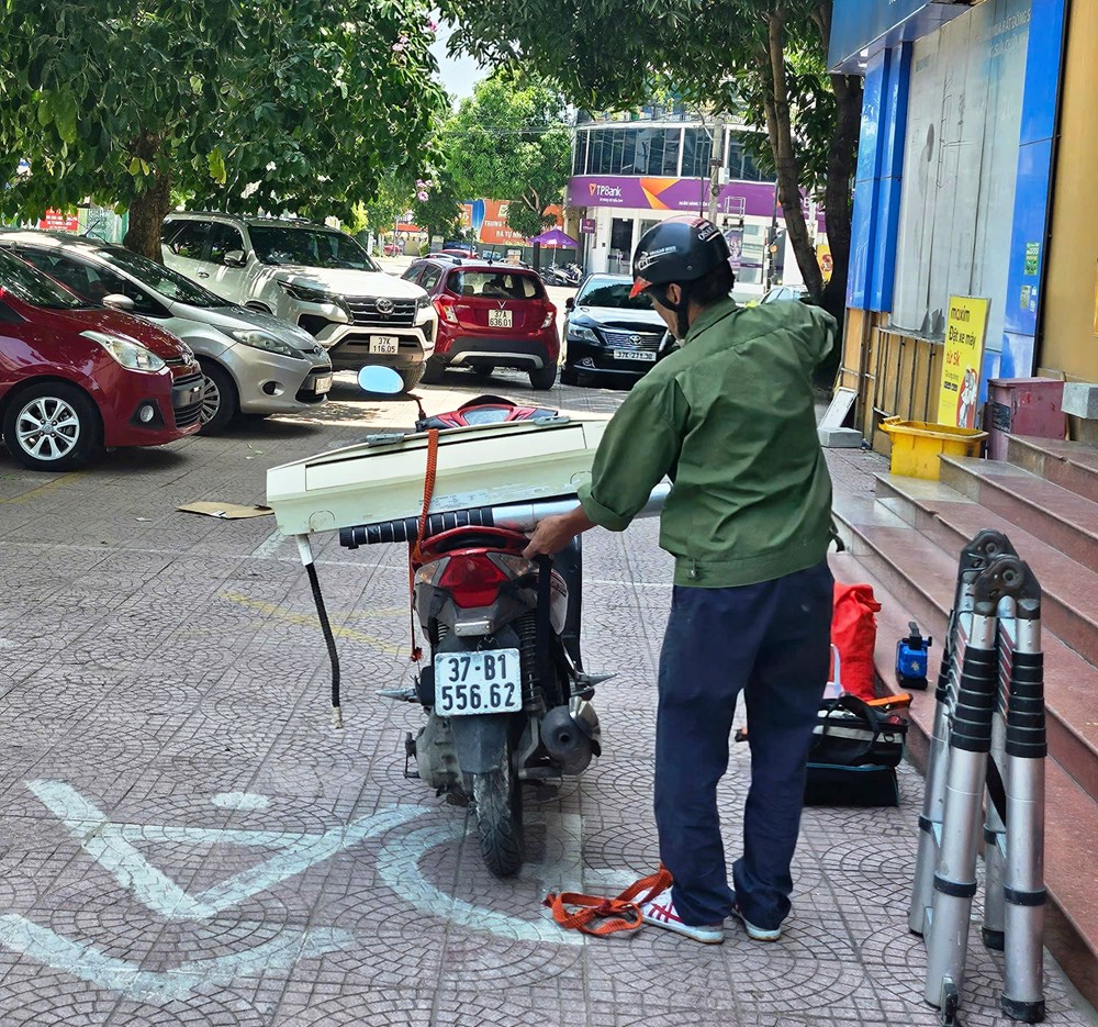 Lao động oằn mình mưu sinh trong “chảo lửa” xứ Nghệ - ảnh 6