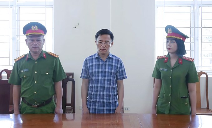 Khởi tố Chủ tịch xã vì để hư hỏng, lãng phí hơn 260 tấn xi măng - ảnh 2