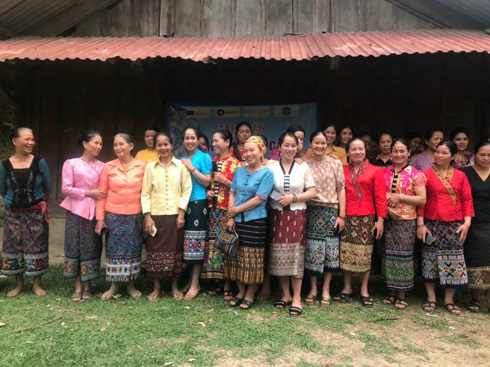 Miệt mài “giữ lửa” cho nghề dệt thổ cẩm miền Tây xứ Nghệ - ảnh 6