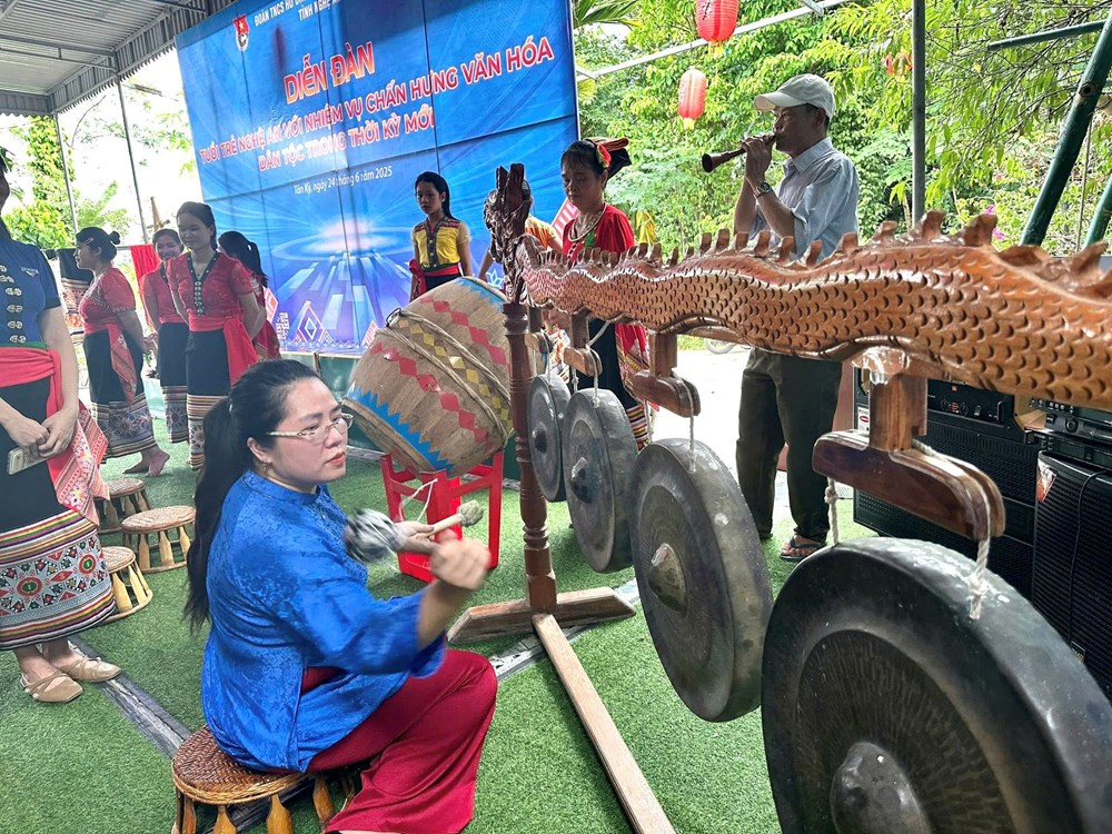Thanh niên với bảo tồn di sản văn hóa dân tộc - ảnh 6