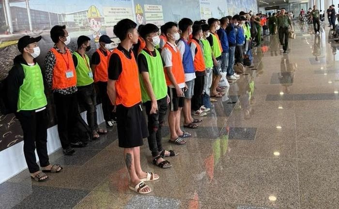 Triệt phá đường dây lừa đảo công nghệ cao xuyên quốc gia, chiếm đoạt hơn 2.000 tỉ đồng - ảnh 1
