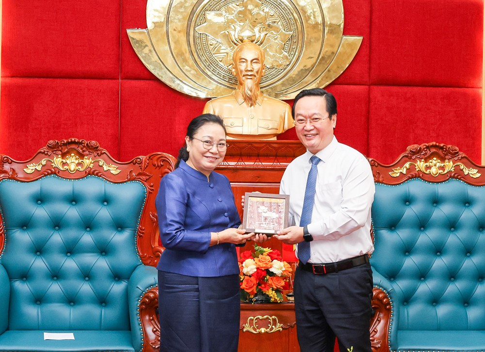 Nghệ An tăng cường hợp tác với các địa phương CHDCND Lào - ảnh 2