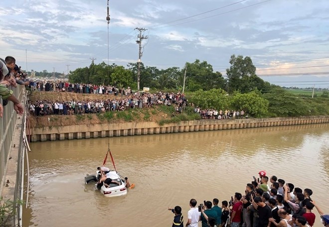 Tìm thấy thi thể cuối cùng trong vụ tai nạn liên hoàn trên cầu - ảnh 1