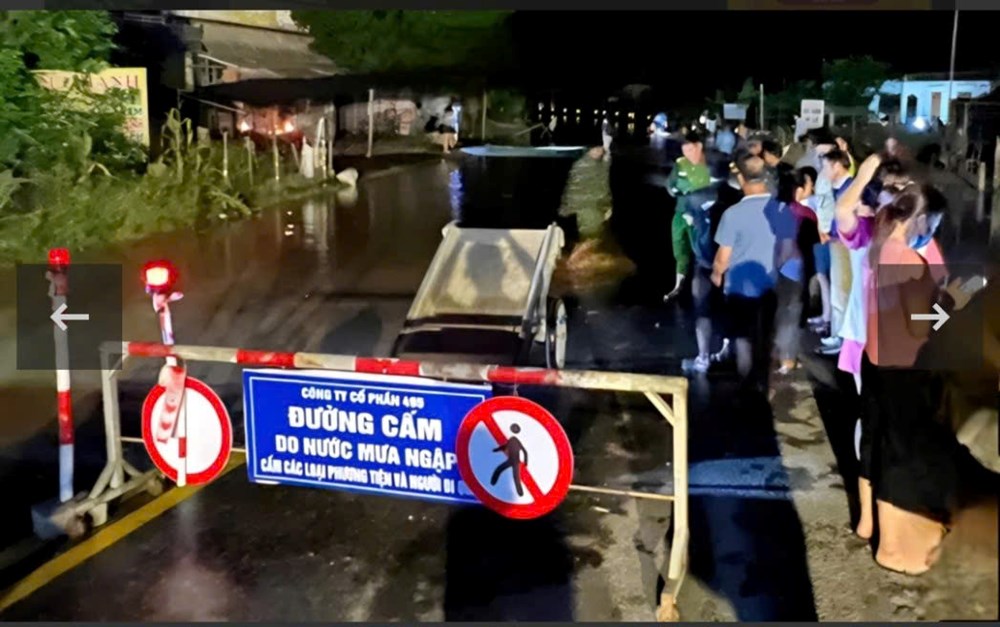 Lũ tràn về hạ du, người dân hối hả di dời khẩn cấp - ảnh 1