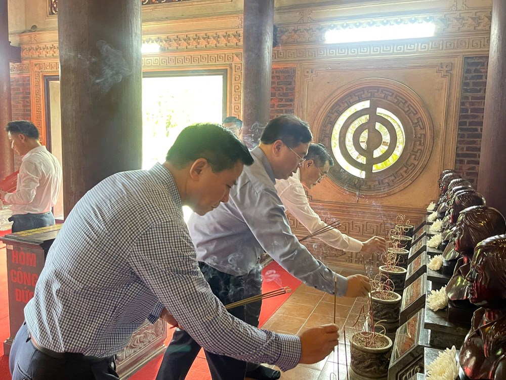 Thắp nến tri ân các anh hùng, liệt sĩ tại Khu di tích lịch sử Quốc gia Truông Bồn - ảnh 4