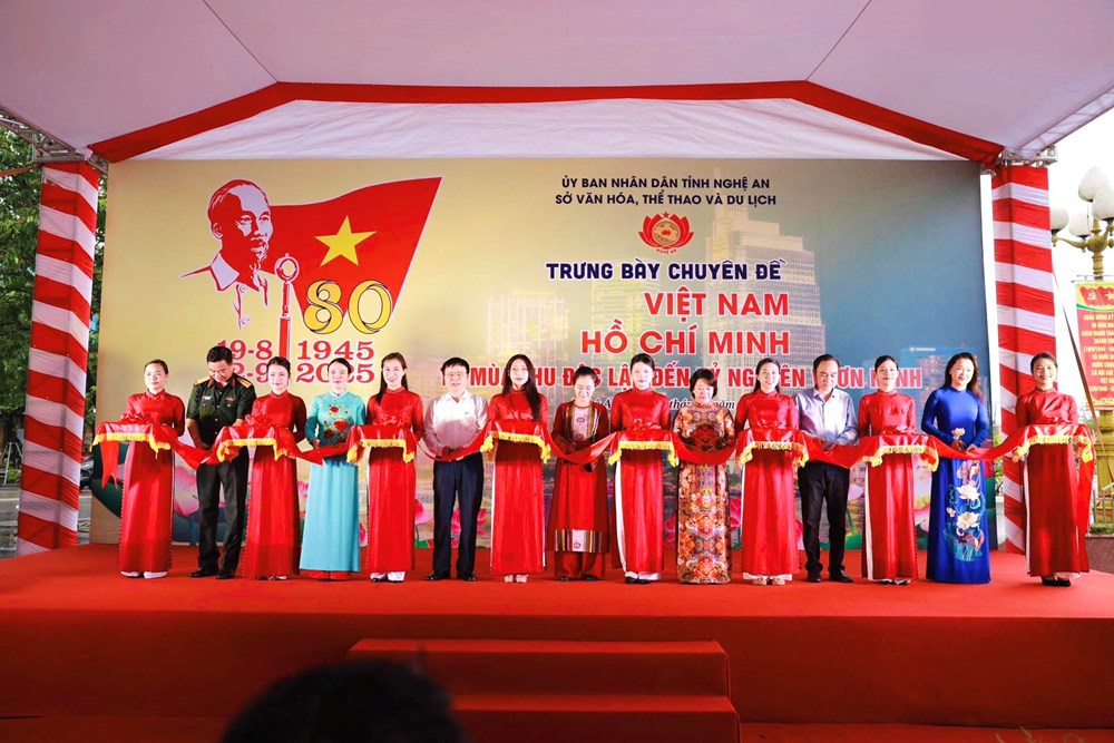 Trưng bày chuyên đề “Việt Nam - Hồ Chí Minh: Từ mùa Thu độc lập đến kỷ nguyên vươn mình” - ảnh 2