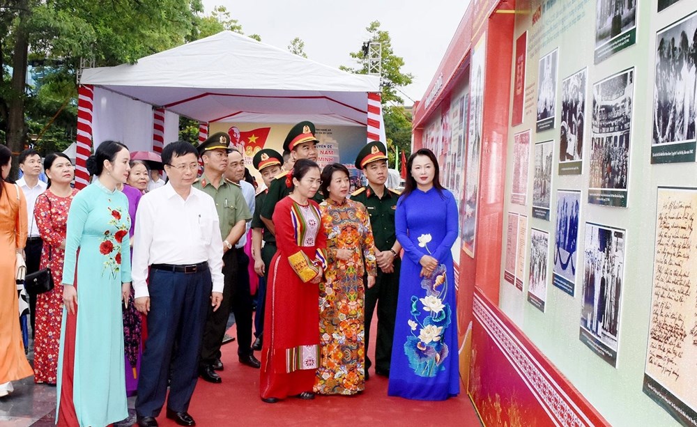 Trưng bày chuyên đề “Việt Nam - Hồ Chí Minh: Từ mùa Thu độc lập đến kỷ nguyên vươn mình” - ảnh 3