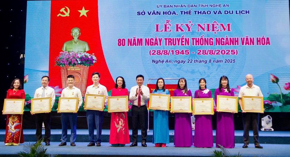 Nghệ An long trọng kỷ niệm 80 năm ngày truyền thống ngành Văn hóa - ảnh 4