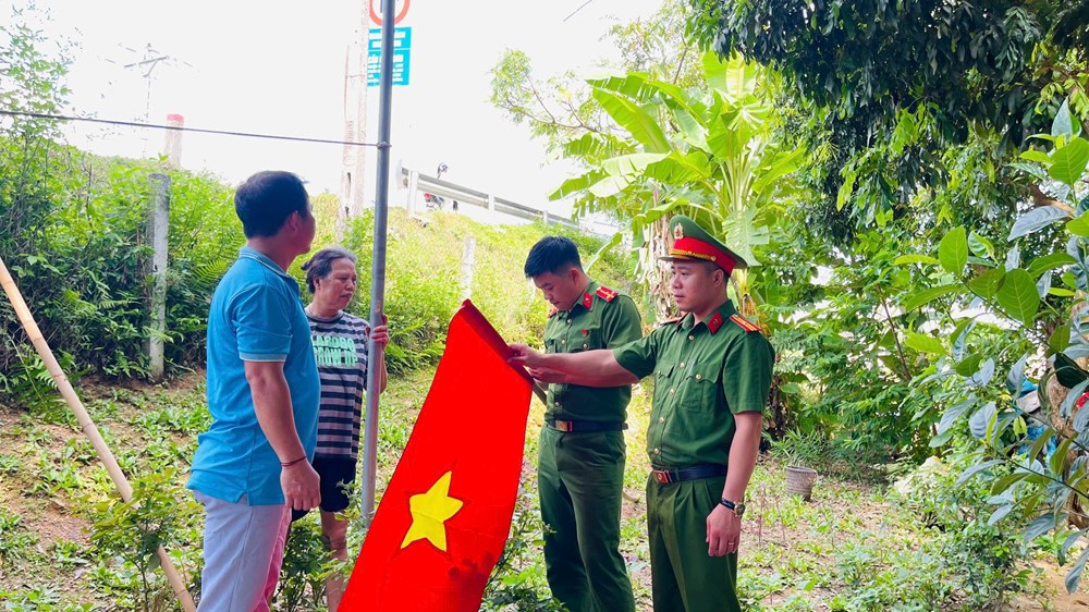 Rực rỡ sắc cờ hoa chào mừng Tết Độc lập - ảnh 5