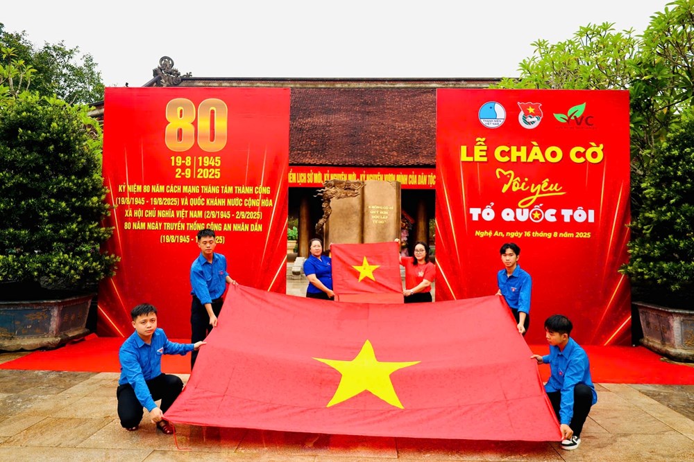 Rực rỡ sắc cờ hoa chào mừng Tết Độc lập - ảnh 8