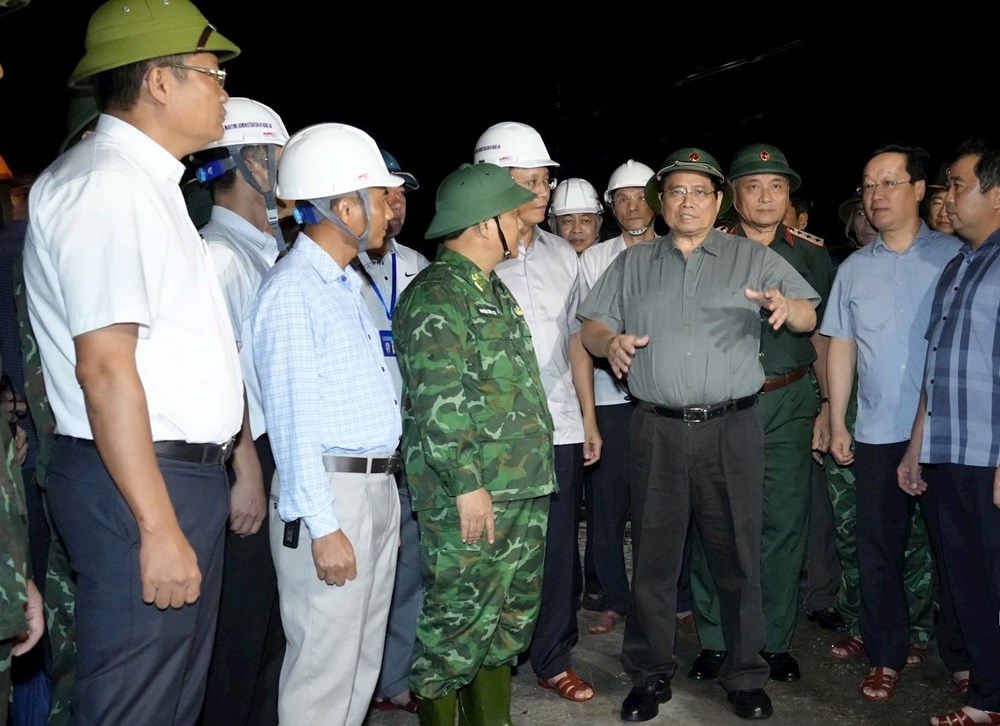 Thủ tướng Phạm Minh Chính trực tiếp chỉ đạo ứng phó bão số 5 tại Nghệ An - ảnh 3