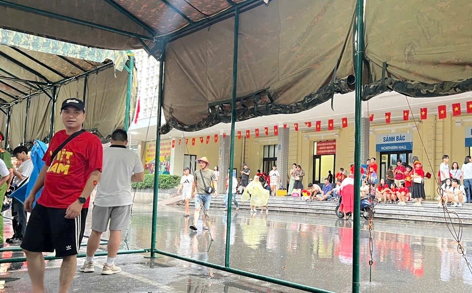 Ấm lòng trong “Nhà bạt phục vụ nhân dân” ngày hợp luyện diễu binh, diễu hành - ảnh 7