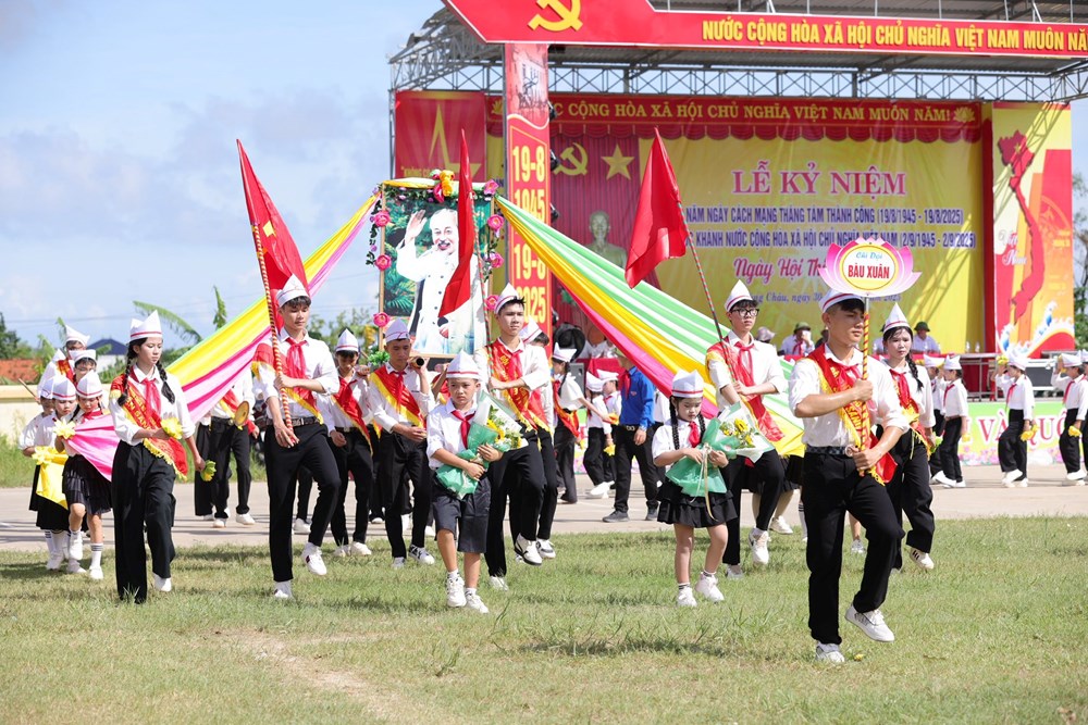 Sôi nổi duyệt nghi thức Đội mừng Tết Độc lập trên quê hương Bác Hồ - ảnh 4