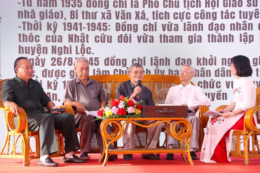 Khai trương Nhà trưng bày Xô viết Nghệ Tĩnh và gặp mặt thân nhân các chiến sĩ cách mạng - ảnh 6