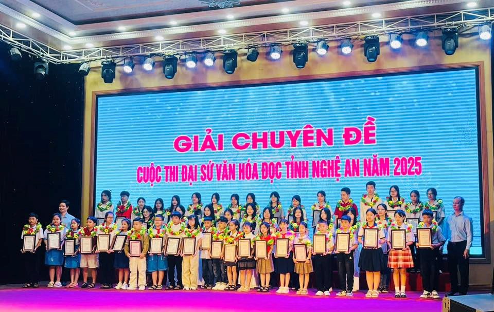 Lan tỏa văn hóa đọc từ gần 165.000 bài dự thi tại Nghệ An - ảnh 6