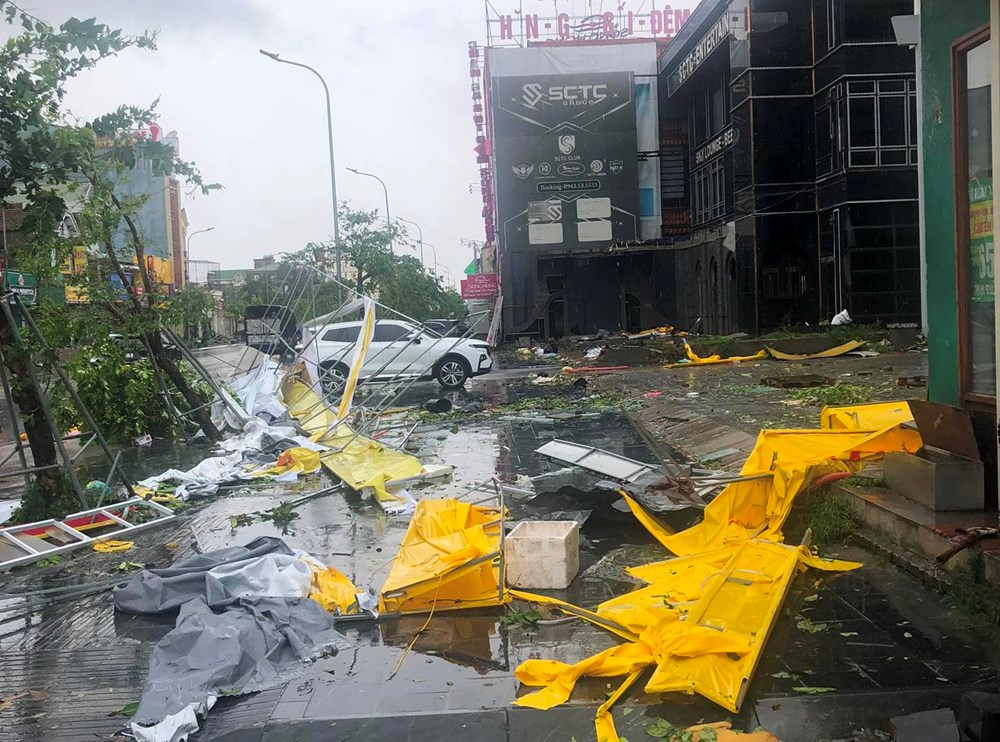 Chung tay, nỗ lực khắc phục hậu quả nặng nề bão số 10 ở Nghệ An - ảnh 1