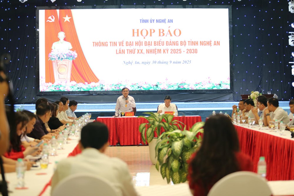 Đại hội Đảng bộ tỉnh Nghệ An lần thứ XX: Không tổ chức văn nghệ, hoa chào mừng - ảnh 1