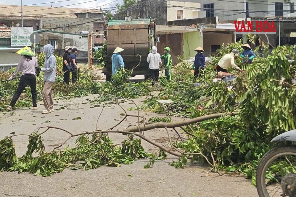 “Bữa cơm Công đoàn” tiếp sức công nhân khắc phục ngổn ngang sau bão số 10 - ảnh 2