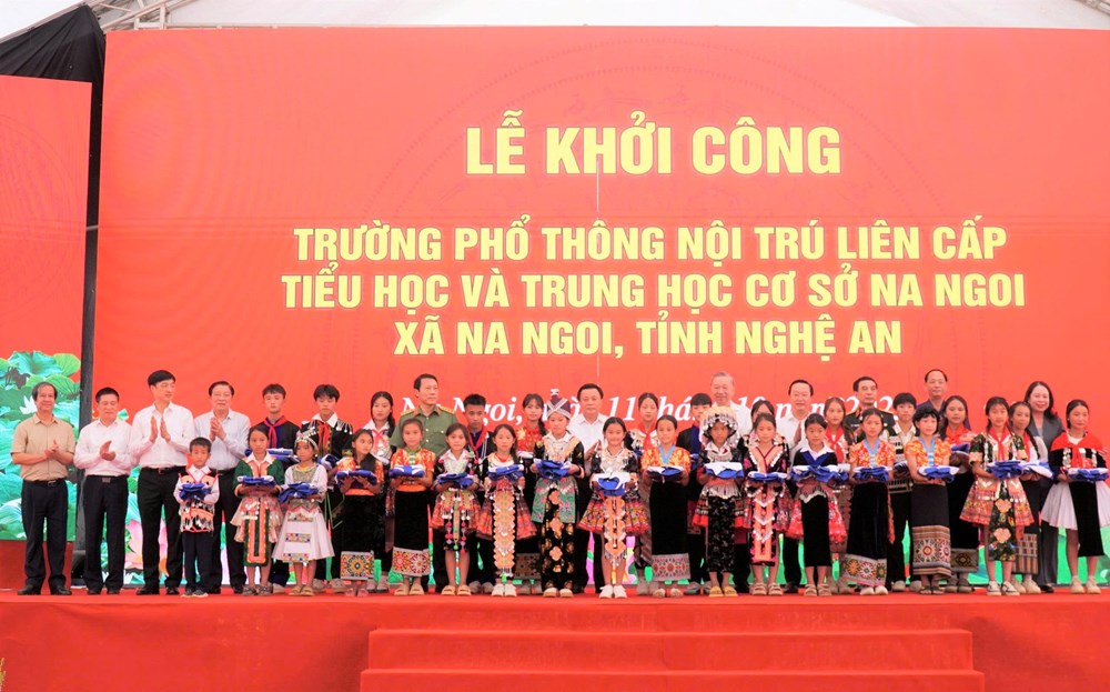 Tổng Bí thư Tô Lâm dự Lễ khởi công xây dựng Trường Phổ thông nội trú liên cấp ở Nghệ An - ảnh 4