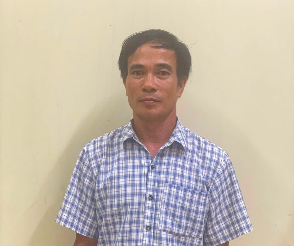 Tạm giữ hình sự người đàn ông tấn công, cầm bút đòi “chọc vào mặt” nữ bác sĩ ở Nghệ An - ảnh 2