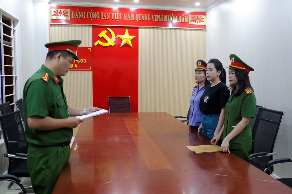 Khởi tố, bắt tạm giam “nữ quái” giả danh khám bệnh miễn phí để bán thực phẩm chức năng - ảnh 1
